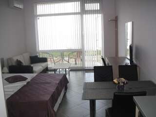 Гостевой дом Villa Maria 2 Черноморец Семейный номер-студио с видом на море - Первый этаж-1