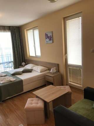 Гостевой дом Villa Maria 2 Черноморец Двухместный номер с 1 кроватью с видом на море-1